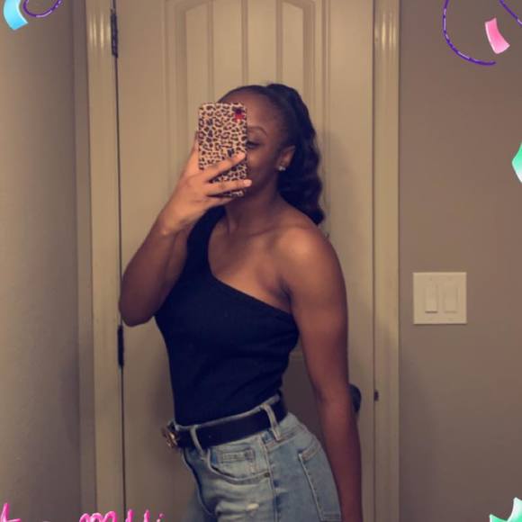 tyra_ray